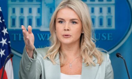 Trump skort vlugtelingprogramme op – Afrikaners uitgesluit van verbod