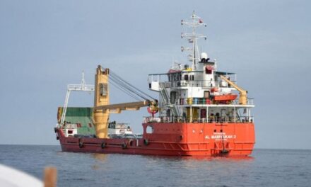 Iran sê die Straat van Hormuz is heeltmal oop tydens skietstilstand
