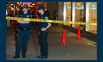 Man steek homself aan die brand buite VN se hoofkwartier in New York