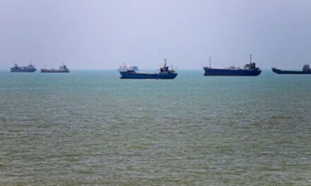 Olieprys bly styg terwyl Straat van Hormuz gesluit bly