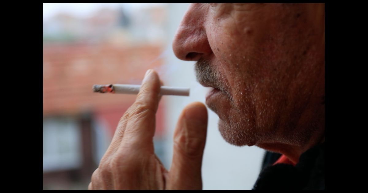 Rokers het ’n laer Parkinson’s-risiko. Wetenskaplikes weet dalk waarom