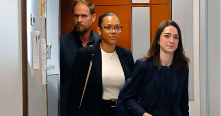 Surrogaatma weier aborsie; ouers behou regte oor siek babatjie