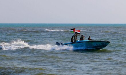 Iran se bondgenote knyp wêreldhandel nou van twee kante vas