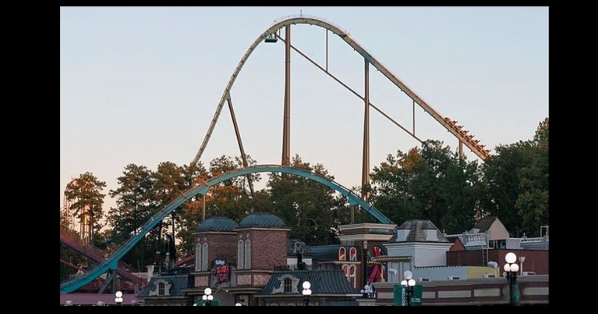Man sterf nadat hy uit ‘n tuimeltrein by Six Flags val