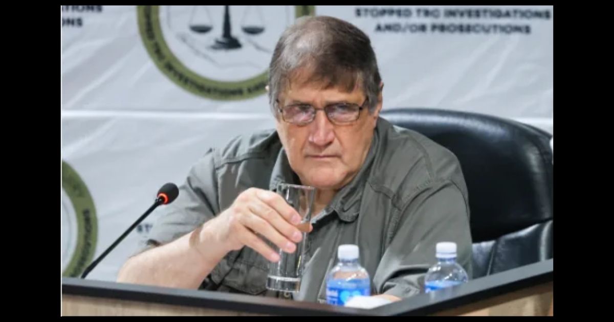 Eugene de Kock sê hy is as sondebok gebruik vir “apartheidsmisdade”